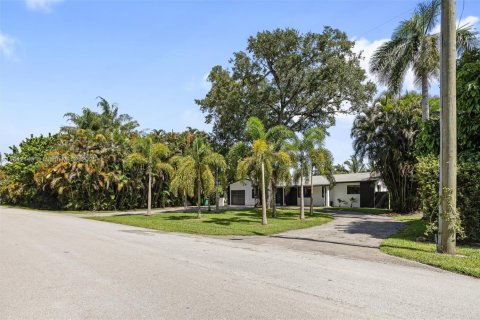 House in Plantation, Florida 4 bedrooms, 197.51 sq.m. № 1834093 - photo 10
