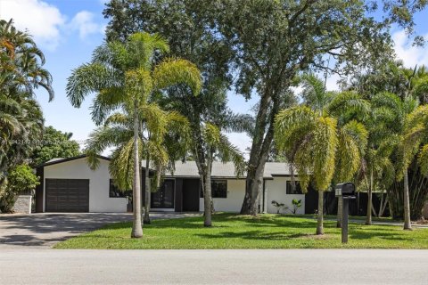 House in Plantation, Florida 4 bedrooms, 197.51 sq.m. № 1834093 - photo 9