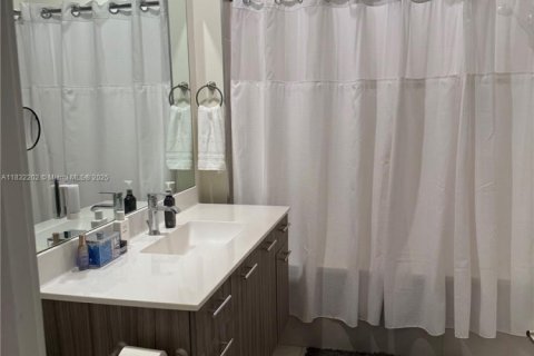 Condo in Doral, Florida, 2 bedrooms in URBANA  № 1809258 - photo 13