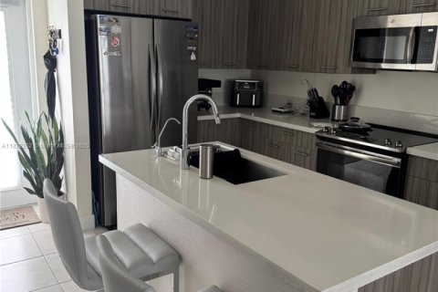 Condo in Doral, Florida, 2 bedrooms in URBANA  № 1809258 - photo 10