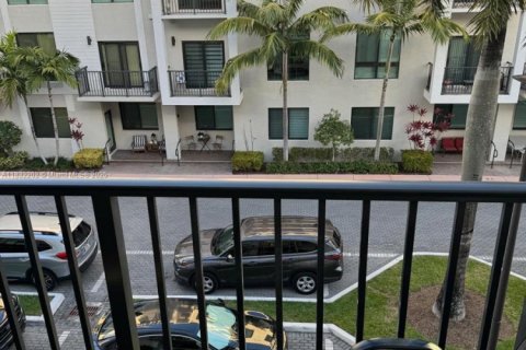 Condo in Doral, Florida, 2 bedrooms in URBANA  № 1809258 - photo 18