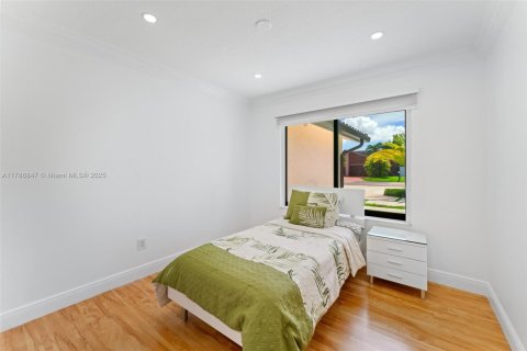 Casa en venta en Miami, Florida, 4 dormitorios, 223.24 m2 № 2038783 - foto 21