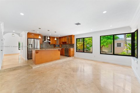 Casa en venta en Miami, Florida, 4 dormitorios, 223.24 m2 № 2038783 - foto 14