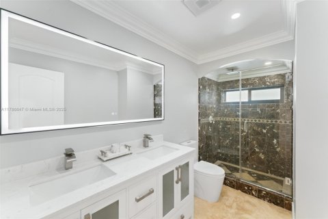 Casa en venta en Miami, Florida, 4 dormitorios, 223.24 m2 № 2038783 - foto 20