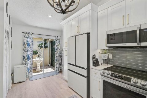 Villa ou maison à vendre à Sarasota, Floride: 3 chambres, 141.03 m2 № 1723433 - photo 8