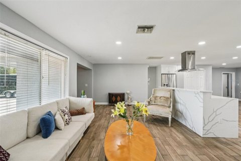 Casa en venta en Saint Petersburg, Florida, 3 dormitorios, 147.71 m2 № 1796526 - foto 7
