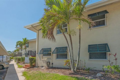 Copropriété à louer à Sarasota, Floride: 3 chambres, 152.82 m2 № 1792989 - photo 1