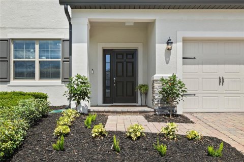 House in Clermont, Florida 5 bedrooms, 330.36 sq.m. № 2147813 - photo 4