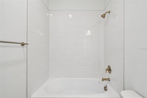 Adosado en venta en Orlando, Florida, 2 dormitorios, 129.13 m2 № 2142352 - foto 28