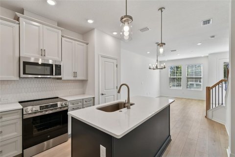 Adosado en venta en Orlando, Florida, 2 dormitorios, 129.13 m2 № 2142352 - foto 5