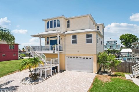 Casa en venta en Hudson, Florida, 3 dormitorios, 245.26 m2 № 1783432 - foto 1