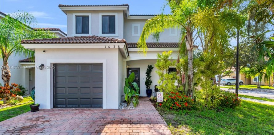 Villa ou maison à Homestead, Floride 4 chambres, 174.1 m2 № 1929335