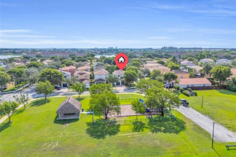 Villa ou maison à vendre à Homestead, Floride: 4 chambres, 174.1 m2 № 1929335 - photo 8