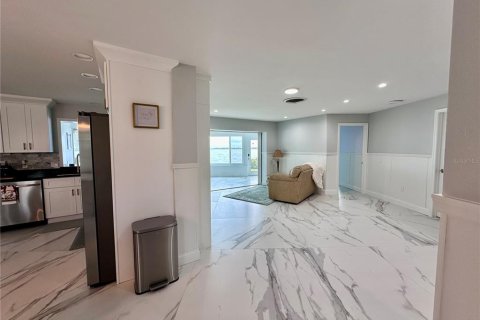 Villa ou maison à louer à Crystal River, Floride: 4 chambres, 259.94 m2 № 2110473 - photo 12