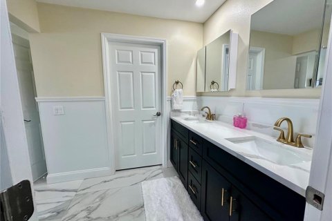 Villa ou maison à louer à Crystal River, Floride: 4 chambres, 259.94 m2 № 2110473 - photo 20
