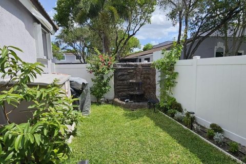 Adosado en venta en Pembroke Pines, Florida, 2 dormitorios, 90.3 m2 № 1731512 - foto 17