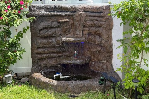 Adosado en venta en Pembroke Pines, Florida, 2 dormitorios, 90.3 m2 № 1731512 - foto 15
