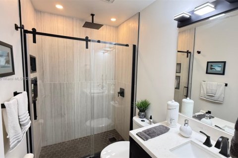 Adosado en venta en Pembroke Pines, Florida, 2 dormitorios, 90.3 m2 № 1731512 - foto 9