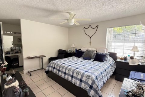 Adosado en venta en Pembroke Pines, Florida, 2 dormitorios, 90.3 m2 № 1731512 - foto 7