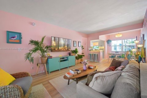 Copropriété à louer à Hollywood, Floride: 1 chambre, 63.55 m2 № 1983424 - photo 1