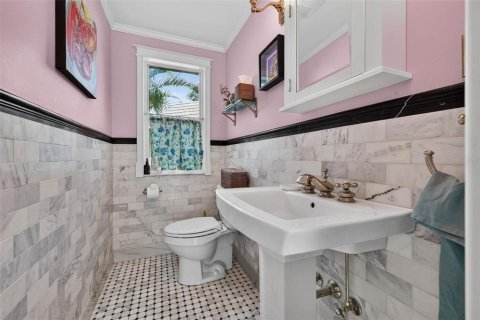 House in Saint Petersburg, Florida 3 bedrooms, 201.41 sq.m. № 2302565 - photo 20