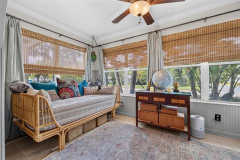 House in Saint Petersburg, Florida 3 bedrooms, 201.41 sq.m. № 2302565 - photo 7