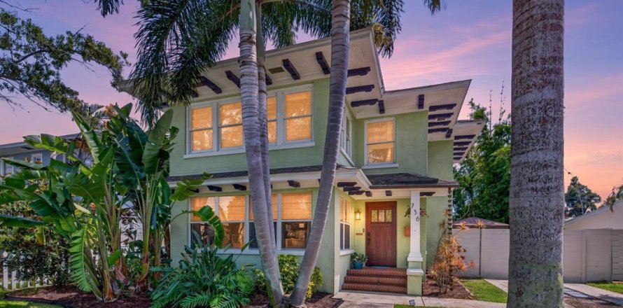 House in Saint Petersburg, Florida 3 bedrooms, 201.41 sq.m. № 2302565
