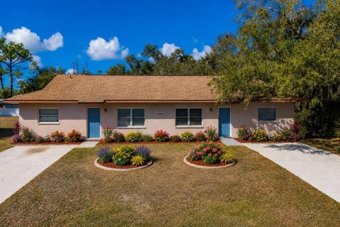 Immobilier commercial à Port Charlotte, Floride 4 chambres, 140.84 m2 № 2119759