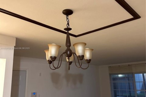 Condo in Lauderhill, Florida, 1 bedroom  № 1959529 - photo 14