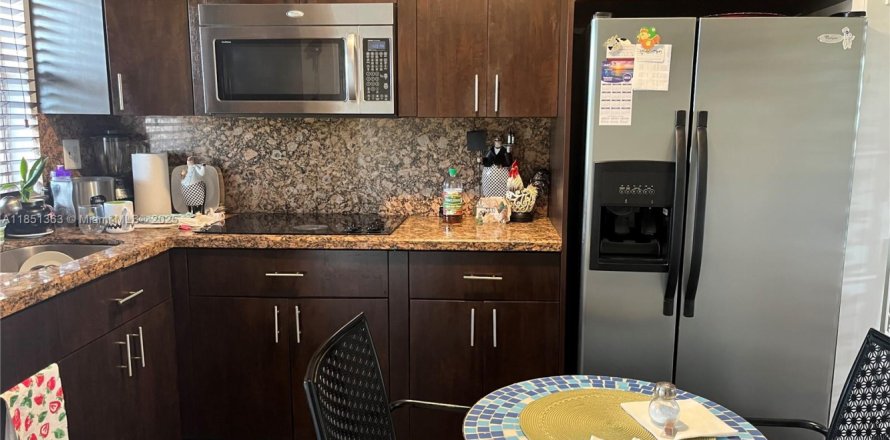 Condo in Sunrise, Florida, 2 bedrooms  № 1854849