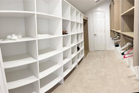 Villa ou maison à vendre à Kissimmee, Floride: 7 chambres, 673.26 m2 № 2220094 - photo 2