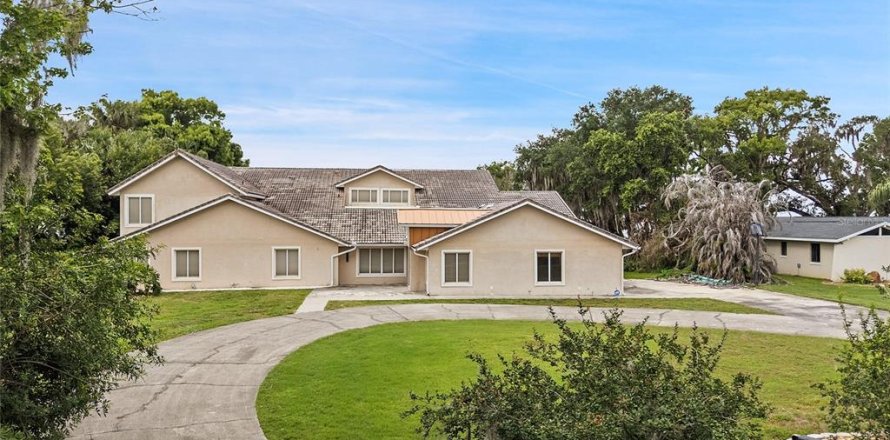 Villa ou maison à Kissimmee, Floride 7 chambres, 673.26 m2 № 2220094