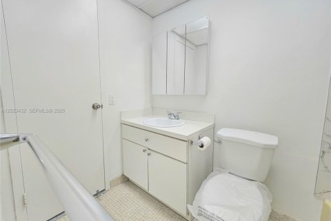 Снять в аренду кондоминиум в Норт-Майами, Флорида 1 спальня, 64.66м2, № 2077364 - фото 11