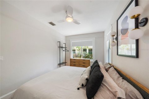 House in Sarasota, Florida 3 bedrooms, 191.19 sq.m. № 2231040 - photo 23