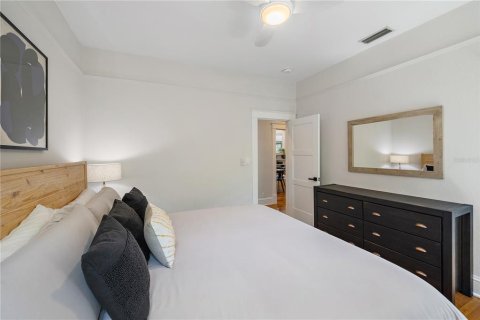 House in Sarasota, Florida 3 bedrooms, 191.19 sq.m. № 2231040 - photo 22