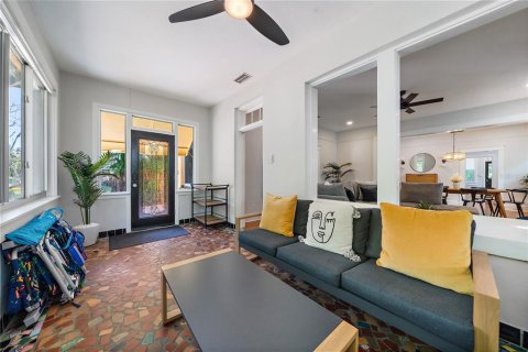 House in Sarasota, Florida 3 bedrooms, 191.19 sq.m. № 2231040 - photo 20