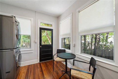 House in Sarasota, Florida 3 bedrooms, 191.19 sq.m. № 2231040 - photo 9