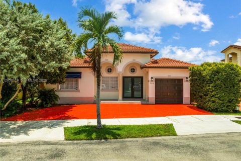 House in Miami, Florida 3 bedrooms, 151.15 sq.m. № 2168434 - photo 1