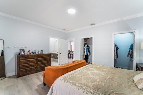 House in Miami, Florida 3 bedrooms, 151.15 sq.m. № 2168434 - photo 16