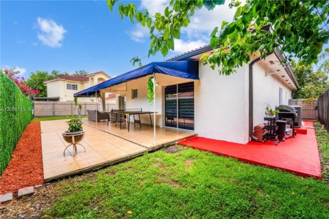 House in Miami, Florida 3 bedrooms, 151.15 sq.m. № 2168434 - photo 28