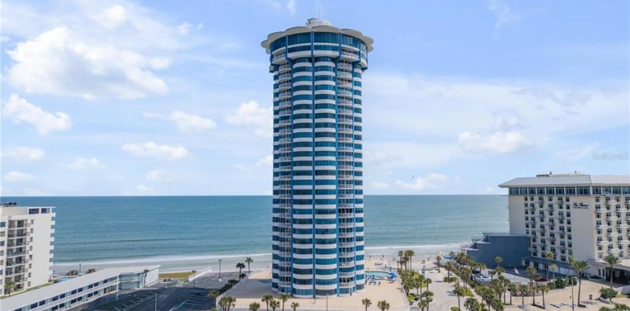 Condo in Daytona Beach Shores, Florida, 1 bedroom № 2398370