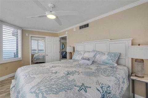 Condo in Daytona Beach Shores, Florida, 1 bedroom № 2398370 - photo 27