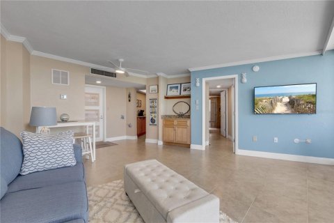Condo in Daytona Beach Shores, Florida, 1 bedroom № 2398370 - photo 14