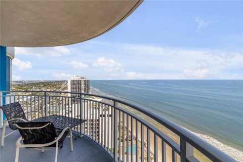 Condo in Daytona Beach Shores, Florida, 1 bedroom № 2398370 - photo 5