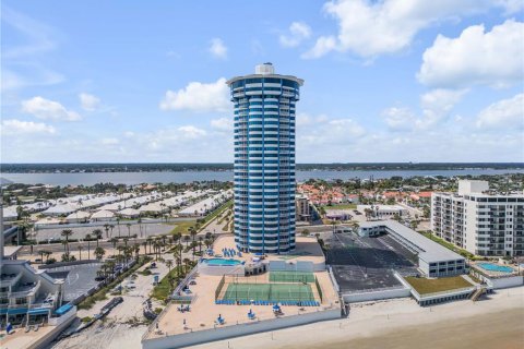 Condo in Daytona Beach Shores, Florida, 1 bedroom № 2398370 - photo 3