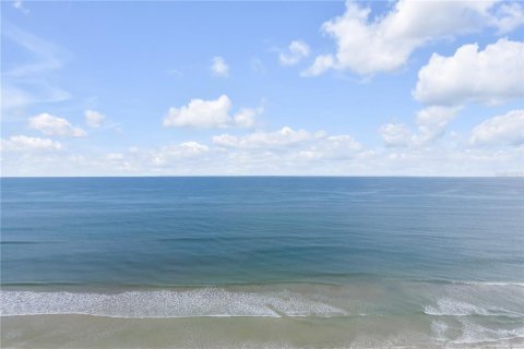 Condo in Daytona Beach Shores, Florida, 1 bedroom № 2398370 - photo 6