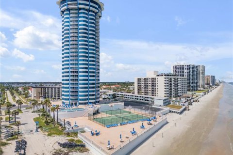 Condo in Daytona Beach Shores, Florida, 1 bedroom № 2398370 - photo 4