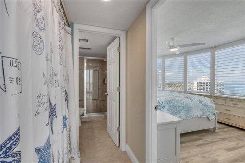 Condo in Daytona Beach Shores, Florida, 1 bedroom № 2398370 - photo 24