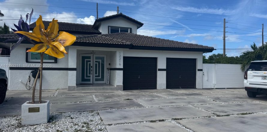 Casa en Homestead, Florida 4 dormitorios, 269.14 m2 № 2055455