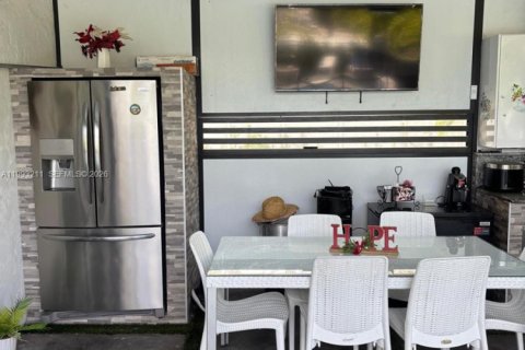 Casa en alquiler en Homestead, Florida, 4 dormitorios, 269.14 m2 № 2055455 - foto 5